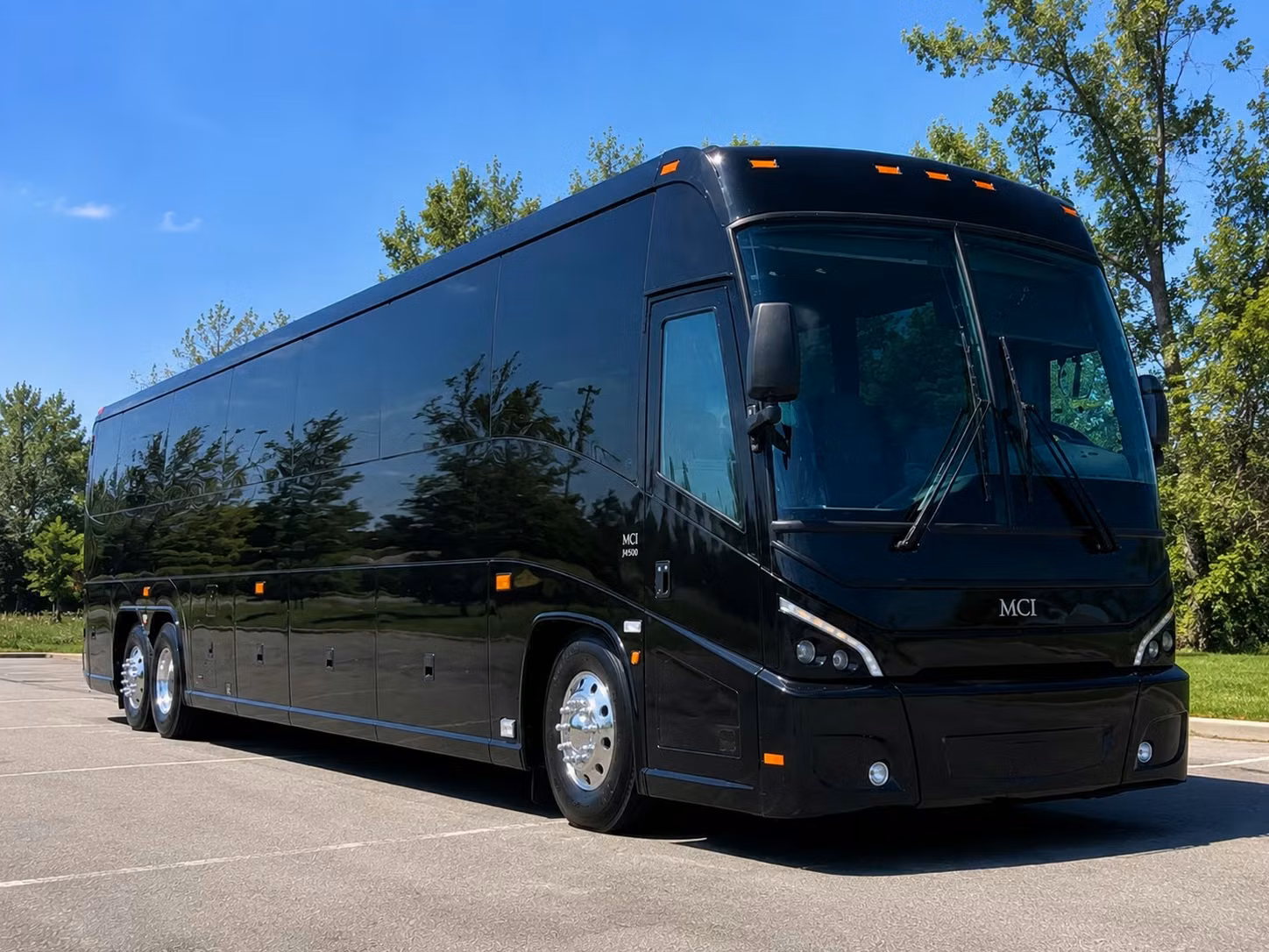 charter bus transportation for hartford area museum and aquarium trips