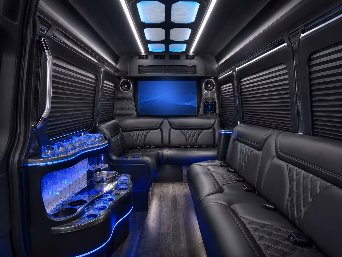 group transportation to webster bank arena and mohegan sun arena from hartford