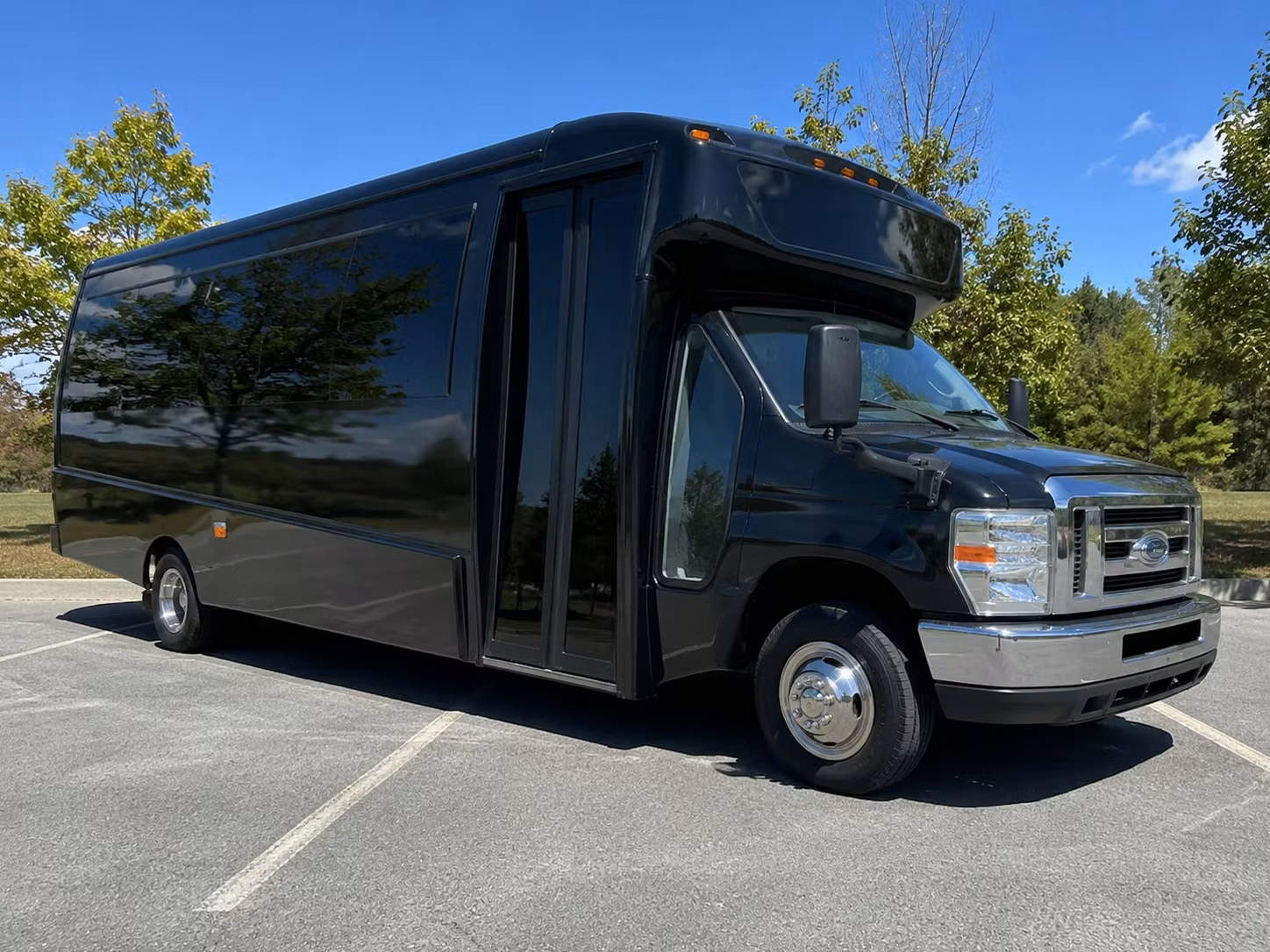 minibus rentals for hartford history and culture field trips